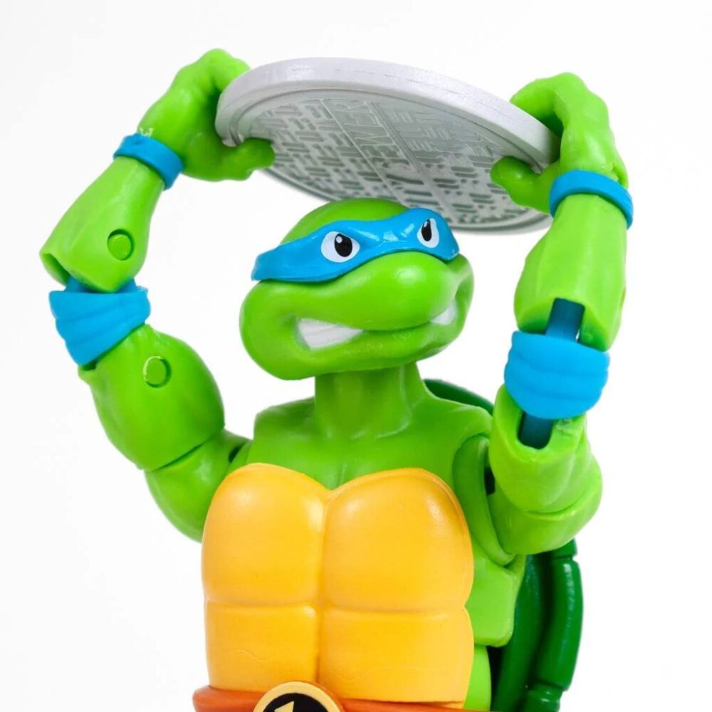 Teenage-Mutant-Ninja-Turtles-Leonardo-Action-Figure-13cm-2 - Kaboom Collectibles