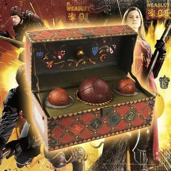 Harry-Potter-Collectible-Quidditch-Gift-Set-2 -