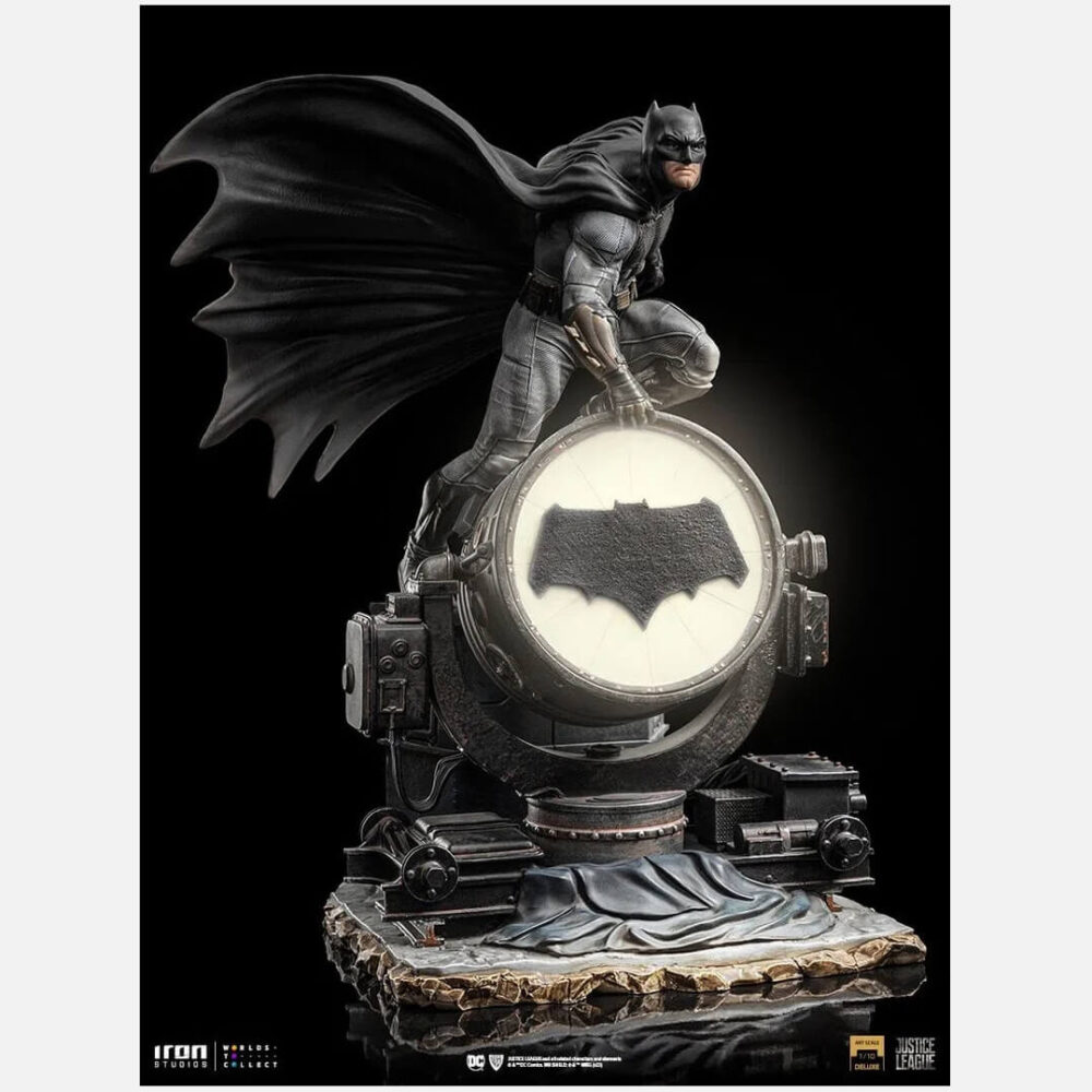 Zack-Snyder-S-Justice-League-Batman-on-Batsignal-Deluxe-Art-Scale-1-10-Statue-2 - Kaboom Collectibles